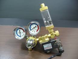 Typical co2 regulator and bubble counter